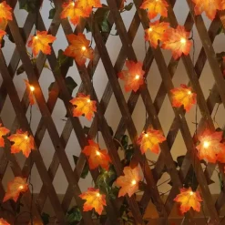 Solar Powered Artificial Maple Leaf Garland String Lights 6.5m 30LEDs Thanksgiving Halloween Autumn Leaves Decoration Outdoor Indoor Garden Patio Fireplace for Holiday Atmosphere Lighting
