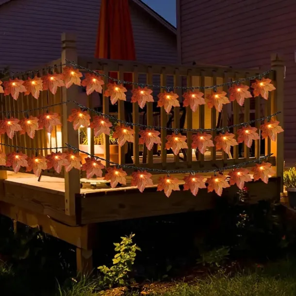 Solar Powered Artificial Maple Leaf Garland String Lights 6.5m 30LEDs Thanksgiving Halloween Autumn Leaves Decoration Outdoor Indoor Garden Patio Fireplace for Holiday Atmosphere Lighting