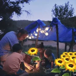 Solar Powered Sunflower Lights, Solar Garden Lights, Outdoor Decorative LED Garden Flower Stakes for Pathway & Lawn Decor