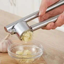 Stainless Steel Garlic Press Hand Garlic Masher Food Crusher Ginger Mud Squeezer Vegetables Chopping Cutter Kitchen Tools