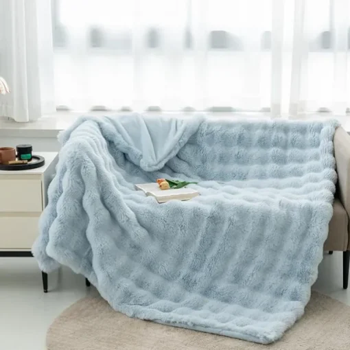 Super Soft Faux Fur Throw Blanket Royal Luxury Cozy Plush Blanket use for Couch Sofa Bed Chair, Reversible Fuzzy Faux Fur Velvet Blanket