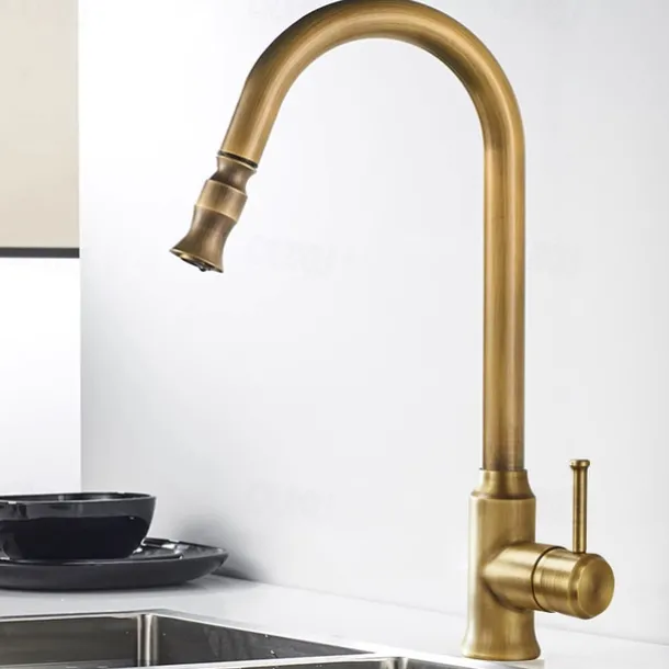 Traditional Kitchen Faucet Pull Out Sink Mixer Vessel Brass Taps, 360 Degree Single Handle Vintage Taps with Cold and Hot Hose