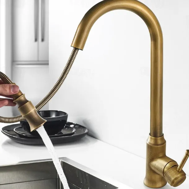 Traditional Kitchen Faucet Pull Out Sink Mixer Vessel Brass Taps, 360 Degree Single Handle Vintage Taps with Cold and Hot Hose