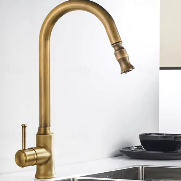 Traditional Kitchen Faucet Pull Out Sink Mixer Vessel Brass Taps, 360 Degree Single Handle Vintage Taps with Cold and Hot Hose