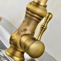 Traditional Kitchen Sink Mixer Faucet Swivel Spout Rotates 360°, Retro Style Single Handle Kitchen Taps Deck Mounted, One Hole Brass Vintage Water Vessel Taps