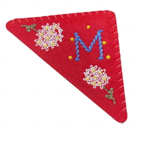 Valentine's Day Personalized Hand Embroidered Corner Bookmark, Red Handmade Embroidery Felt Triangle Page Corner Bookmark for Women, Romantic Handmade Bookmarks