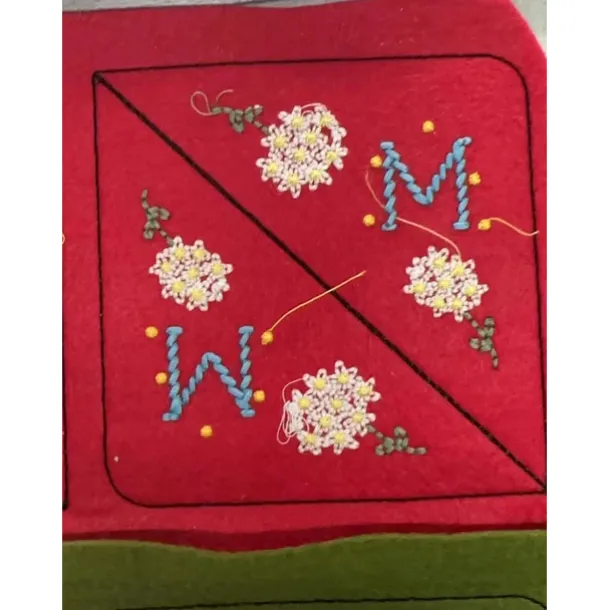 Valentine's Day Personalized Hand Embroidered Corner Bookmark, Red Handmade Embroidery Felt Triangle Page Corner Bookmark for Women, Romantic Handmade Bookmarks