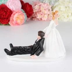 Valentine's Gift Wedding Resin Cake Topper Fashion Cake Topper Dolls Bride and Groom Resin Figurines Ornament Wedding Decor 13*10CM