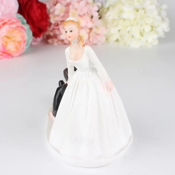 Valentine's Gift Wedding Resin Cake Topper Fashion Cake Topper Dolls Bride and Groom Resin Figurines Ornament Wedding Decor 13*10CM