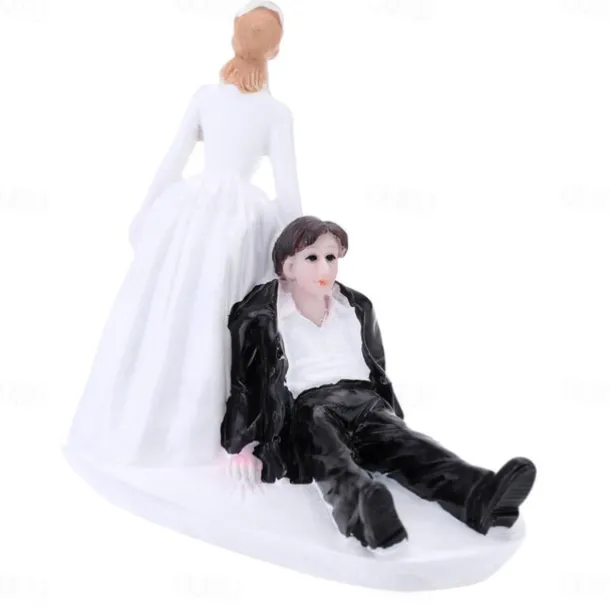 Valentine's Gift Wedding Resin Cake Topper Fashion Cake Topper Dolls Bride and Groom Resin Figurines Ornament Wedding Decor 13*10CM