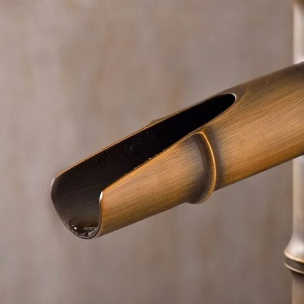 Vintage Bathroom Sink Mixer Faucet, Retro Style Monobloc Washroom Basin Vessel Taps Brass Single Handle Deck Mounted, Traditional with Hot and Cold Water Hose