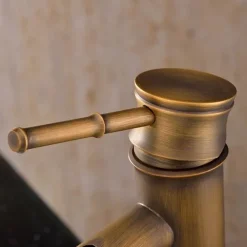 Vintage Bathroom Sink Mixer Faucet, Retro Style Monobloc Washroom Basin Vessel Taps Brass Single Handle Deck Mounted, Traditional with Hot and Cold Water Hose