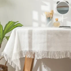 Waffle Weave Tablecloth Textured and Stylish Design Adds Elegance to Dining Tables Durable and Easy to Clean Perfect for Everyday Use or Special Occasions Enhances Your Home Decor with a Minimalist To