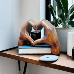 Wood Grain Love Hand Ornament, Resin Statue Art Craft, For Bookshelf Home Living Room Office Cabinet Decor, Room Tabletop Entryway Decor, Mother's Day New Year Easter Party Decor
